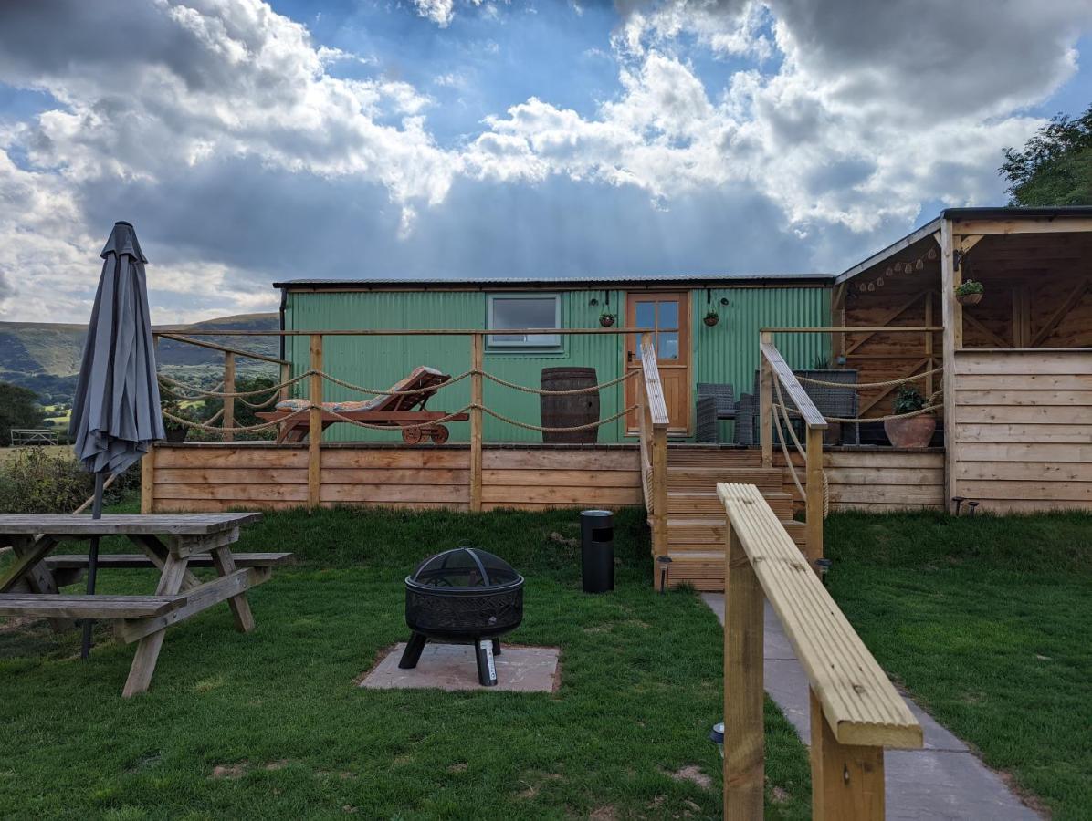 Bespoke Luxury Huts With Hot Tubs. Located In The Black Mountains. Llanveynoe Eksteriør bilde