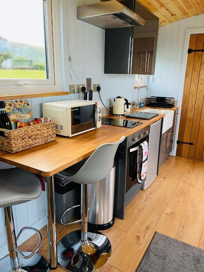 Bespoke Luxury Huts With Hot Tubs. Located In The Black Mountains. Llanveynoe Eksteriør bilde