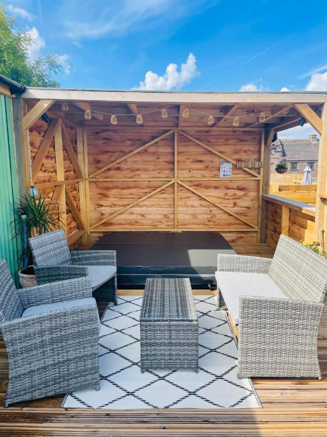Bespoke Luxury Huts With Hot Tubs. Located In The Black Mountains. Llanveynoe Eksteriør bilde