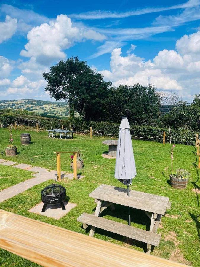 Bespoke Luxury Huts With Hot Tubs. Located In The Black Mountains. Llanveynoe Eksteriør bilde