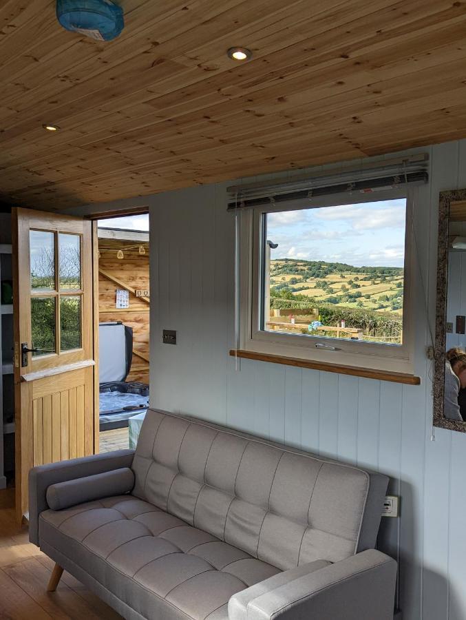 Bespoke Luxury Huts With Hot Tubs. Located In The Black Mountains. Llanveynoe Eksteriør bilde